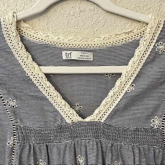 Zara 100% cotton bell sleeve eyelet mini dress with pockets medium, blue - Picture 4 of 10